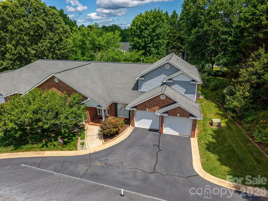 112 Mooreland Drive Ne, Conover, NC 28613 - #2