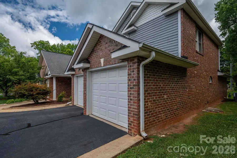 112 Mooreland Drive Ne, Conover, NC 28613 - #3