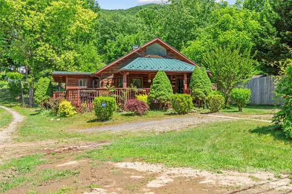 30 Clover Lane, Burnsville, NC 28714
