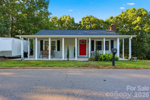 32 W Highland Avenue, Granite Falls, NC 28630