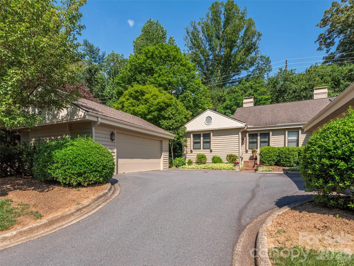 3201 Saint Augustine Place, Asheville, NC 28805 - #1