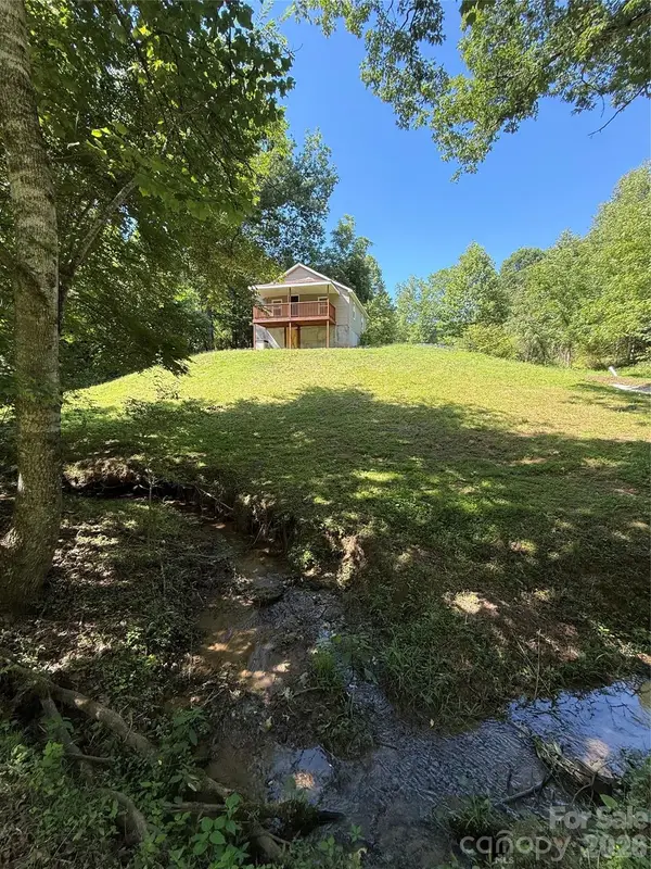 1312 Meadowlane Drive Nw, Lenoir, NC 28645