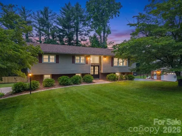 59 Underhill Road, Hendersonville, NC 28792