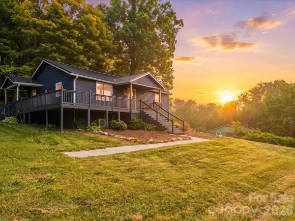 352 Jakes Branch Road, Spruce Pine, NC 28777