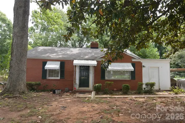 2111 Dickens Avenue, Charlotte, NC 28208