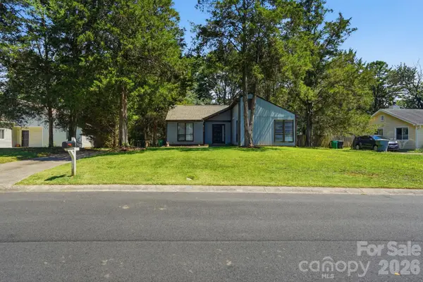 11813 Moonridge Drive, Charlotte, NC 28226