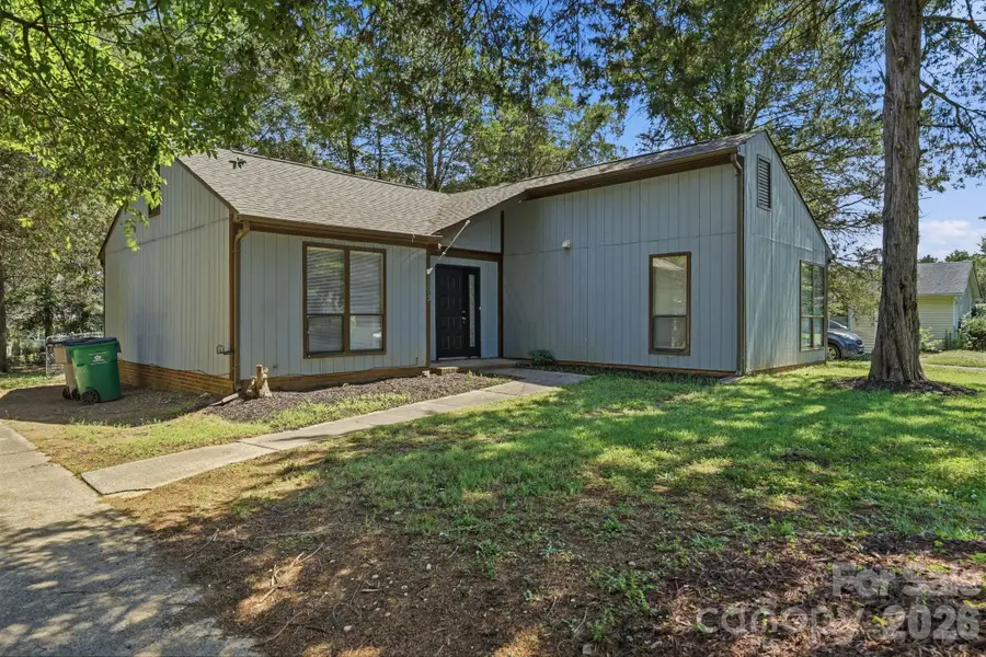 11813 Moonridge Drive, Charlotte, NC 28226 - #2