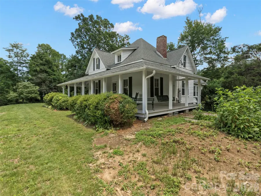 54 Louisiana Avenue, Saluda, NC 28773 - #2
