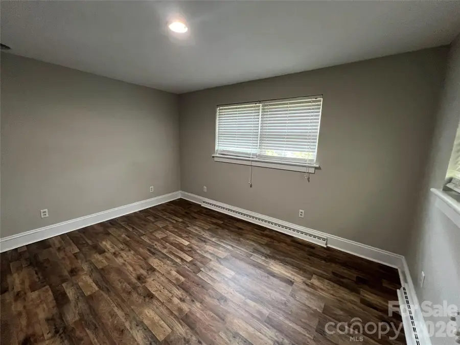 2171 6th Street Ne, Hickory, NC 28601 - #2