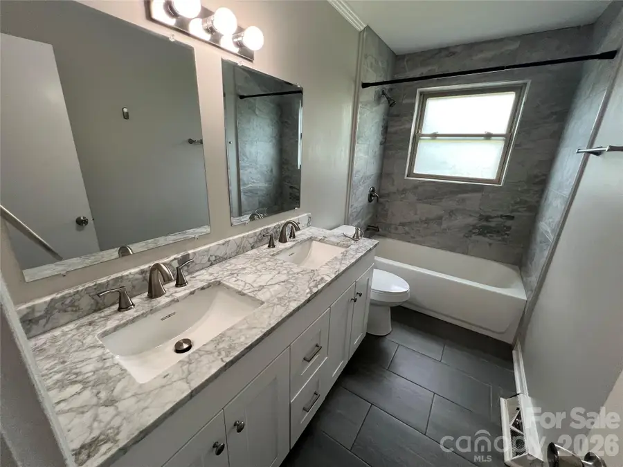 2171 6th Street Ne, Hickory, NC 28601 - #3