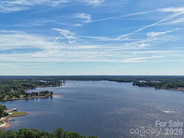 8793 Peninsula Drive, Terrell, NC 28682
