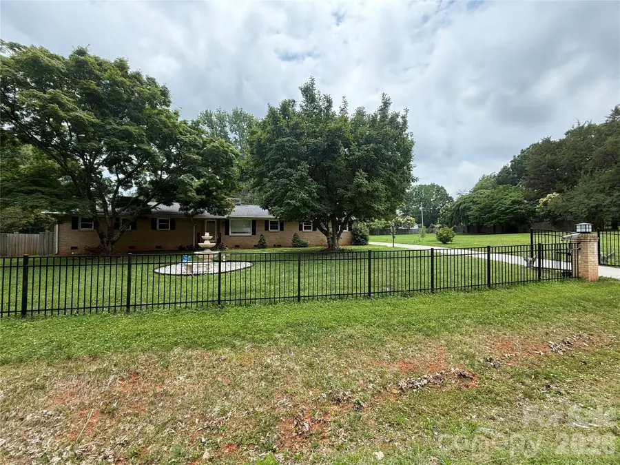 6108 Mallard Drive S, Charlotte, NC 28227 - #2