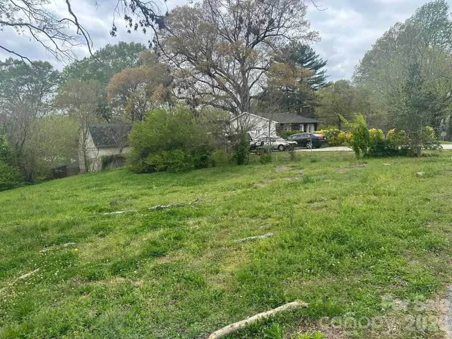 306 E Louisiana Avenue, Bessemer City, NC 28016 - #2