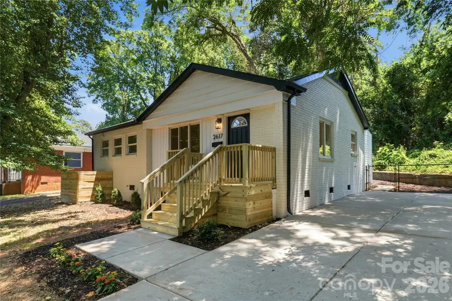 2617 Clydesdale Terrace, Charlotte, NC 28208 - #2