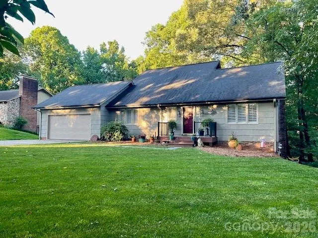 446 17th Avenue Drive Ne, Hickory, NC 28601 - #1