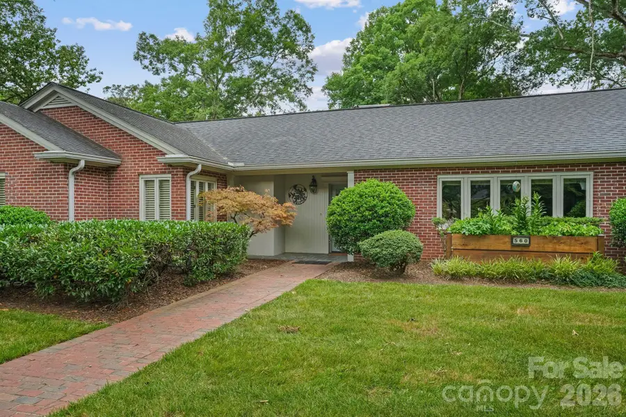 560 11th Avenue Circle Nw, Hickory, NC 28601 - #2