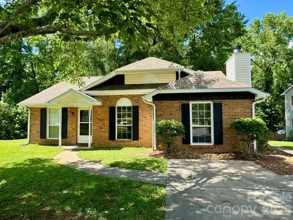8029 Glencannon Drive, Charlotte, NC 28227