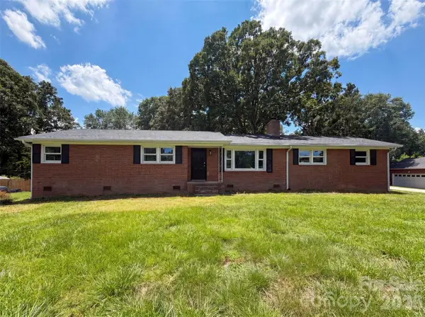 1911 Amberhill Lane, Charlotte, NC 28216