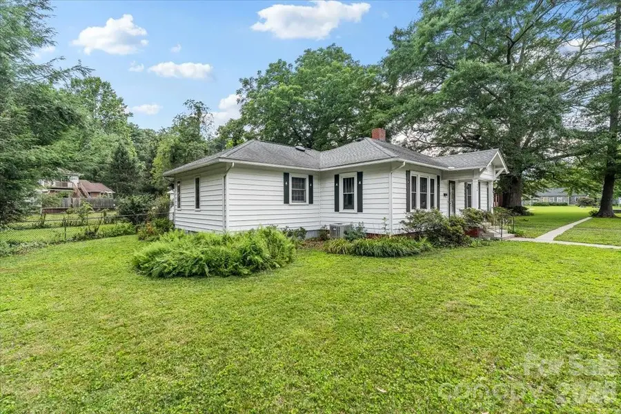 196 E French Broad Street, Brevard, NC 28712 - #2