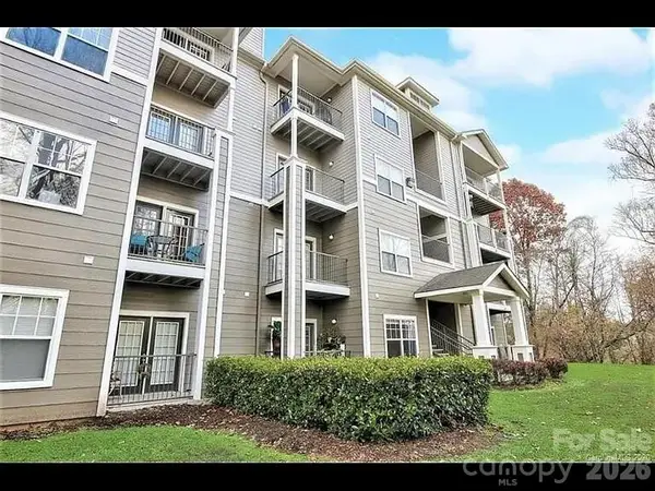 300 Vista Lake Drive #3, Candler, NC 28715