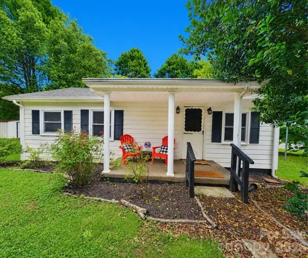 102 Aderholdt Road, Bessemer City, NC 28016