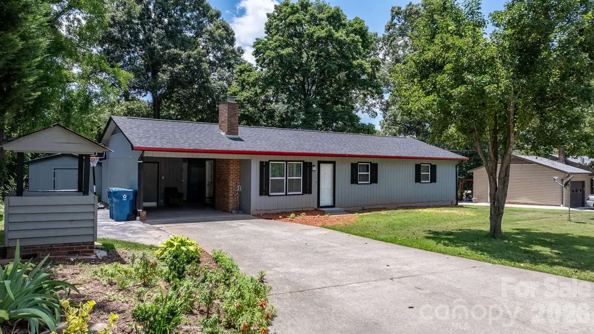 3246 21st Avenue Ne, Hickory, NC 28601 - #1