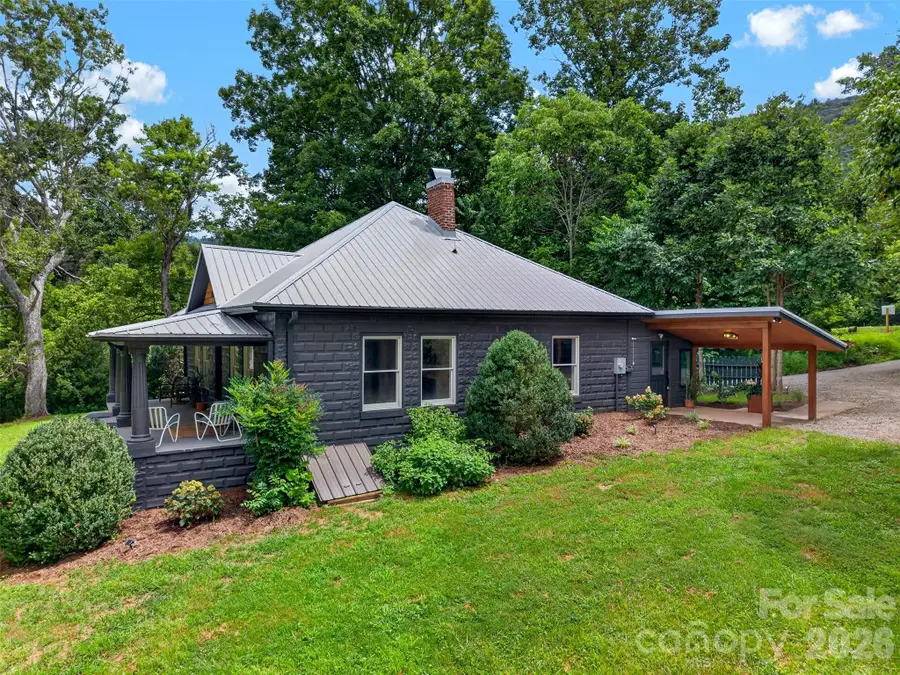 385 Chunns Cove Road, Asheville, NC 28805 - #2