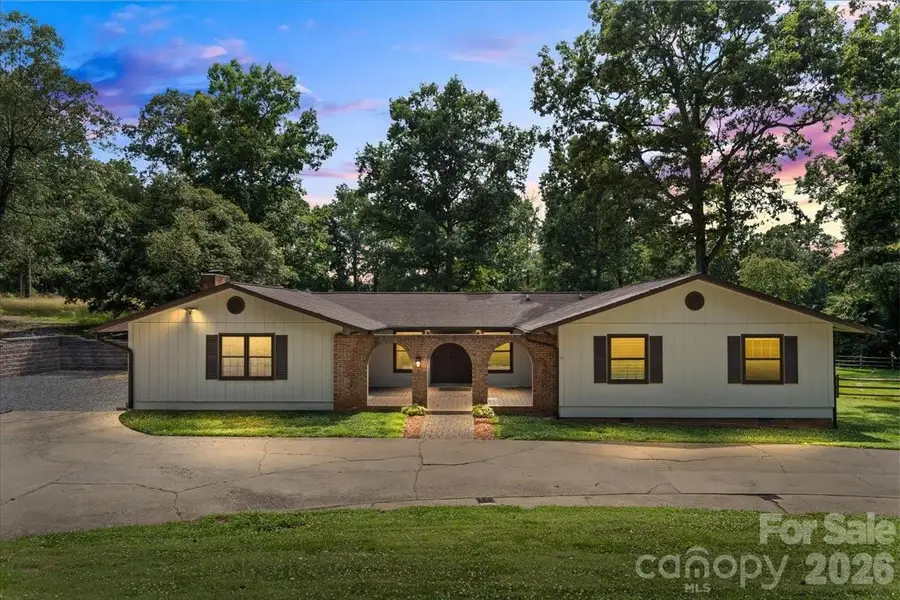 4024 Wandering Lane Ne, Hickory, NC 28601 - #2