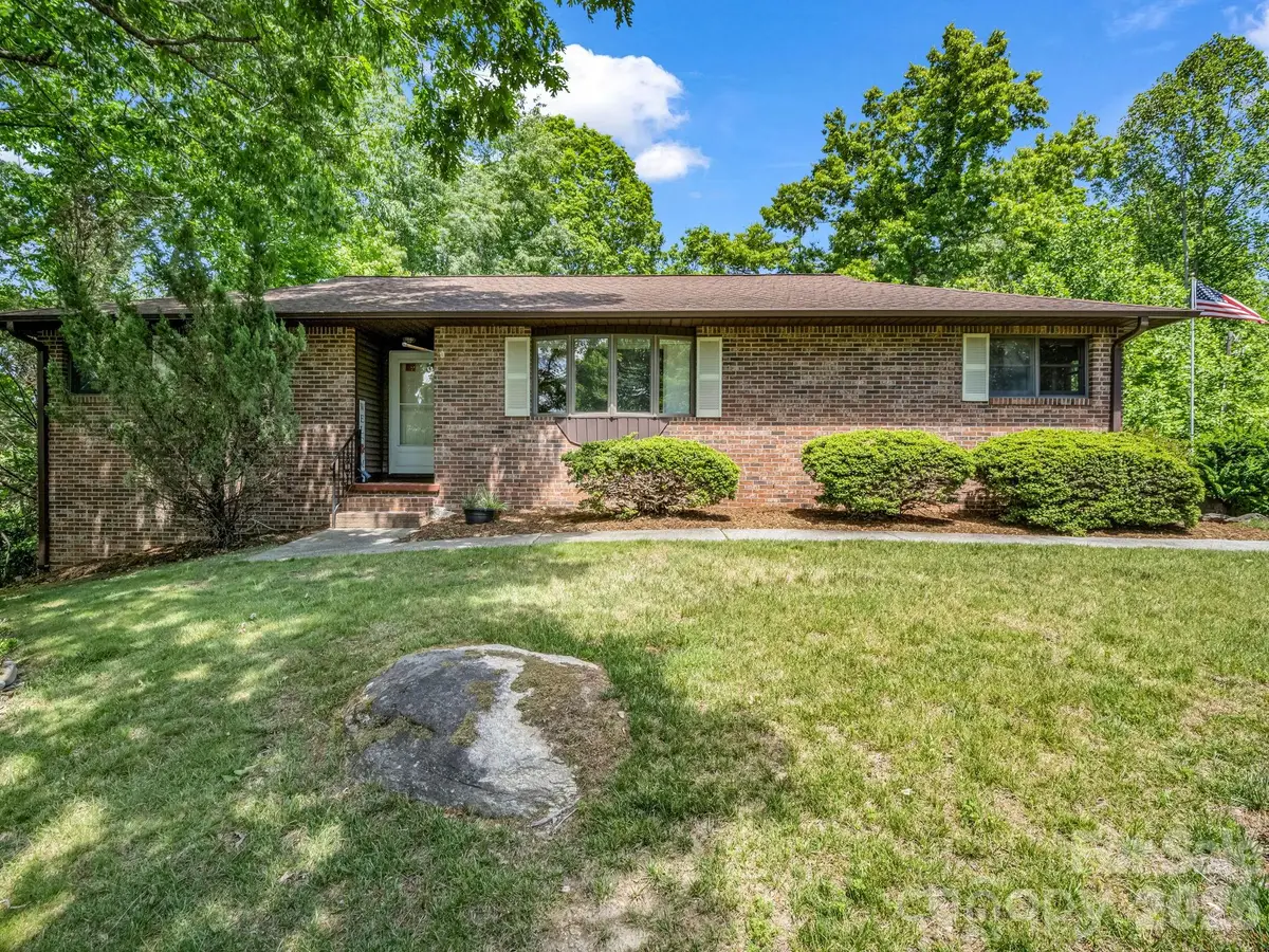 156 Deer Run, Hendersonville, NC 28739 - #1