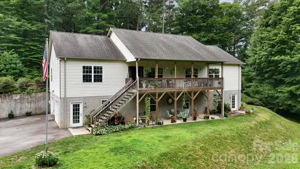 90 King Road, Weaverville, NC 28787