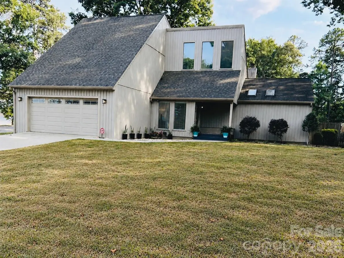 496 17th Avenue Drive Ne, Hickory, NC 28601 - #1