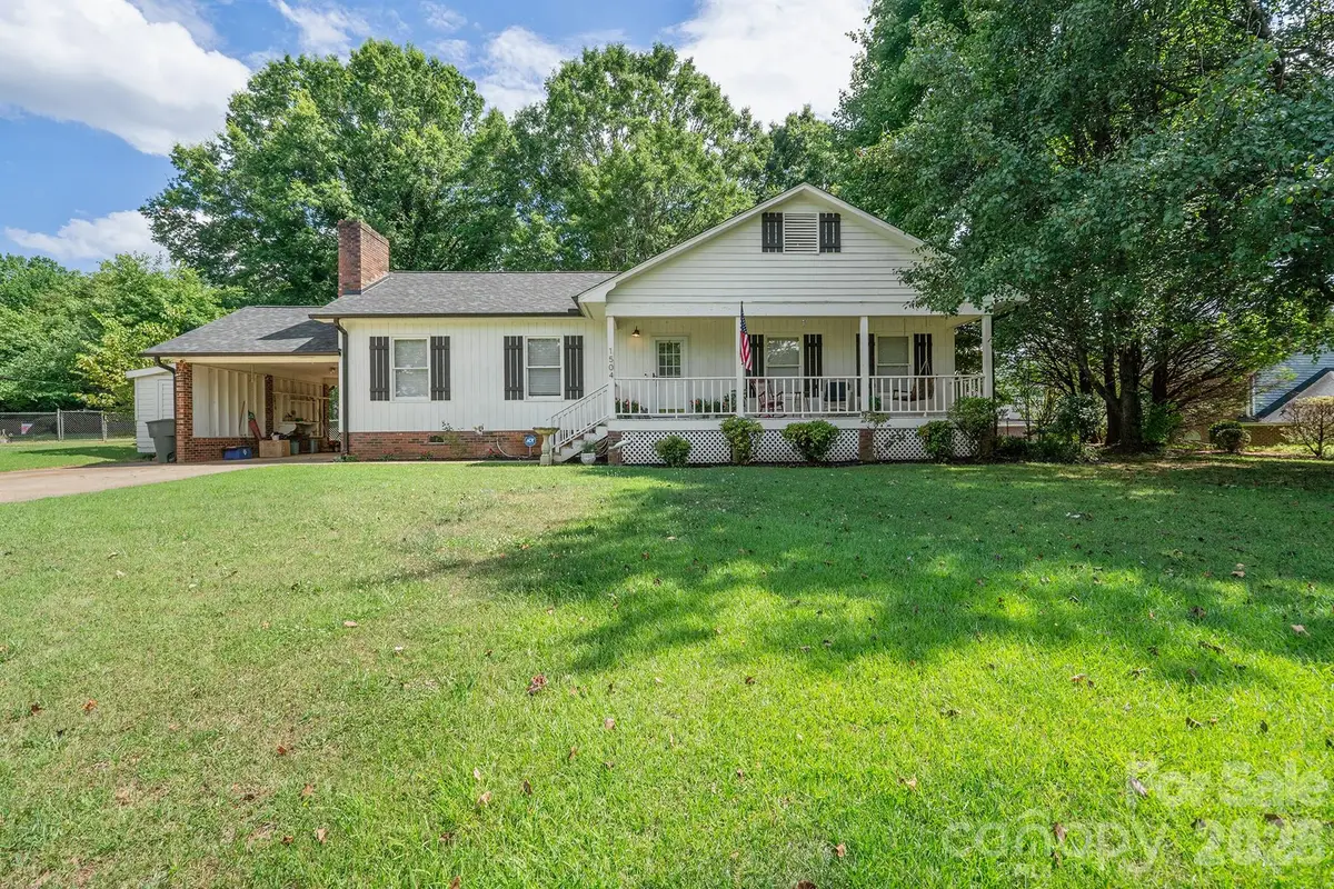 1504 2nd Street Ne, Conover, NC 28613 - #1