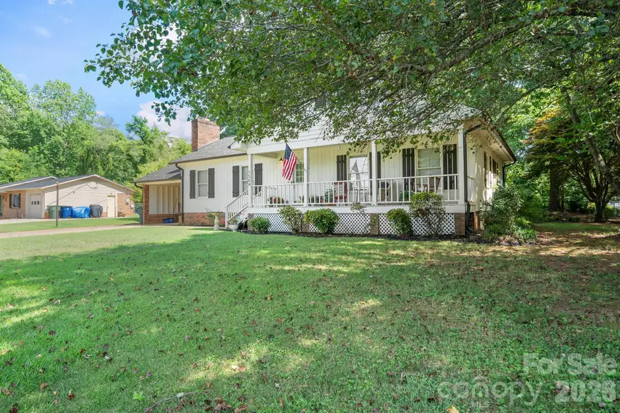 1504 2nd Street Ne, Conover, NC 28613 - #2