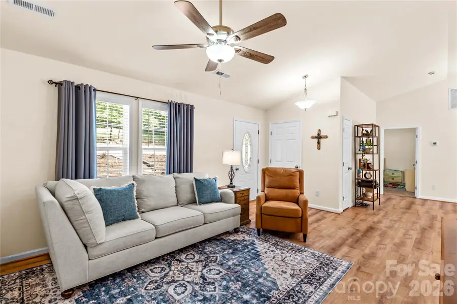 122 S Yadkin River Road, Statesville, NC 28625 - #2