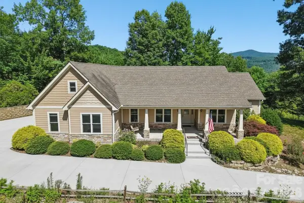 959 Silverglen Way, Hendersonville, NC 28792