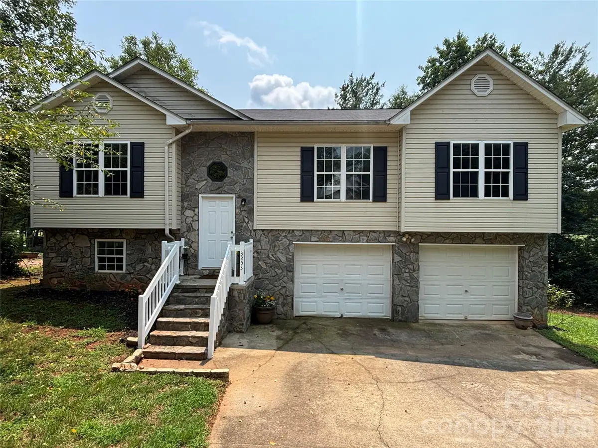 3253 Capital Court, Lenoir, NC 28645 - #1
