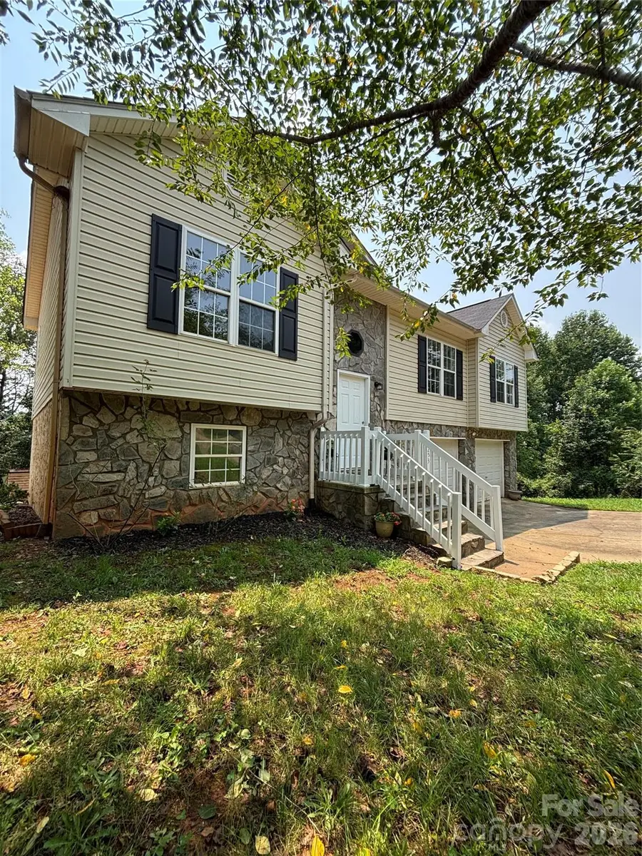 3253 Capital Court, Lenoir, NC 28645 - #3