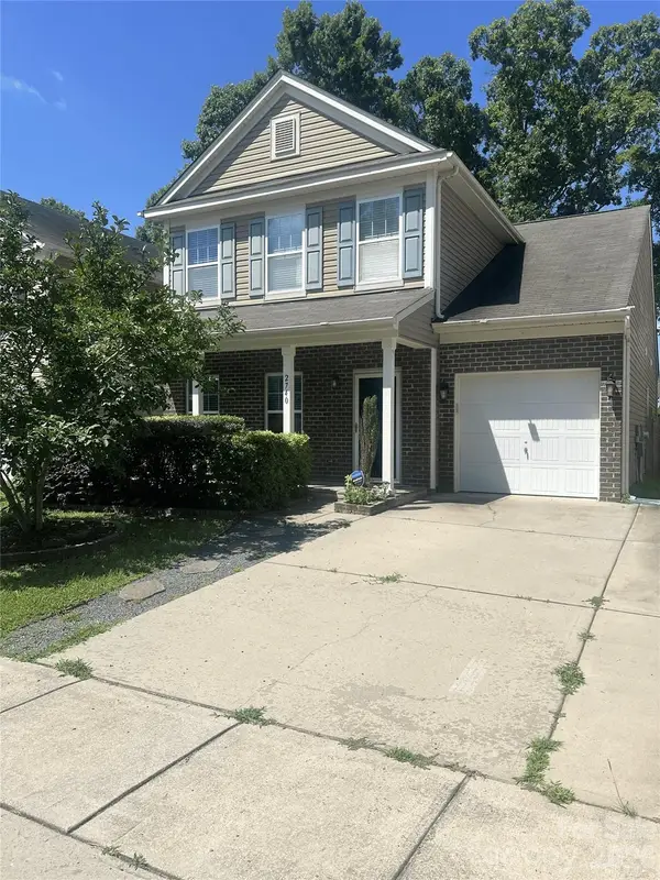 2740 Bramble Ridge Court, Charlotte, NC 28215