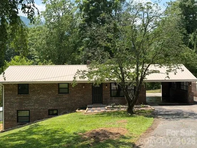 170 Clifton Avenue, Bryson City, NC 28713 - #2
