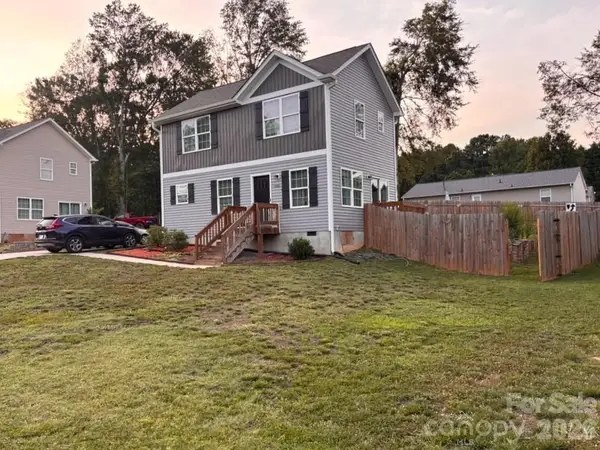 606 E Carpenter Street, Dallas, NC 28034