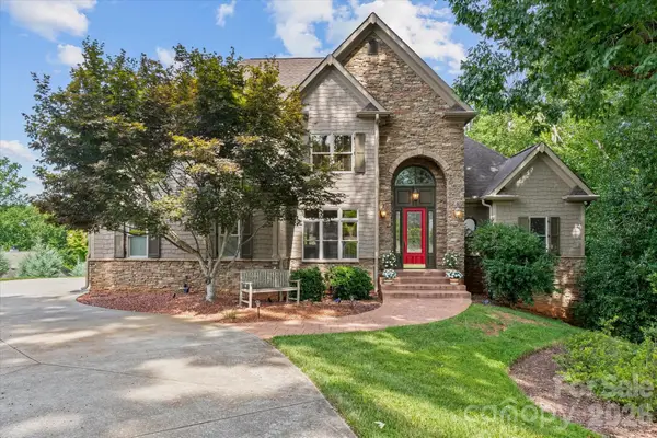 121 Creek Cove Lane, Statesville, NC 28677