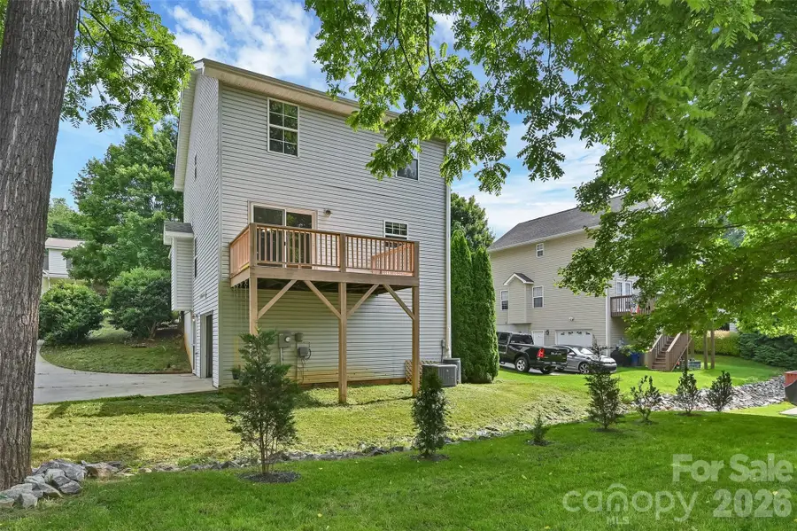 11 Ridgeland Lane, Asheville, NC 28805 - #3