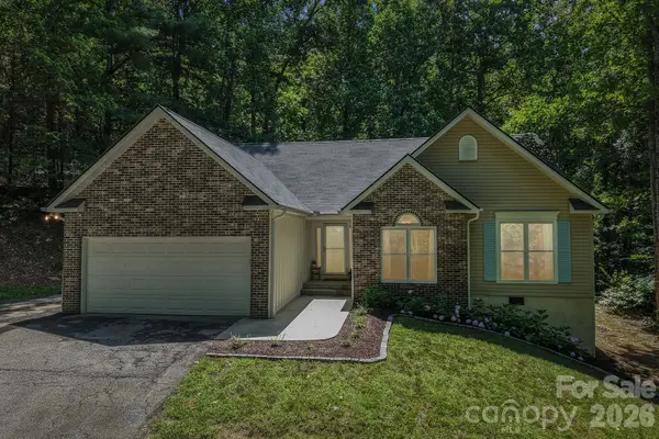 401 Heather Marie Drive, Hendersonville, NC 28792