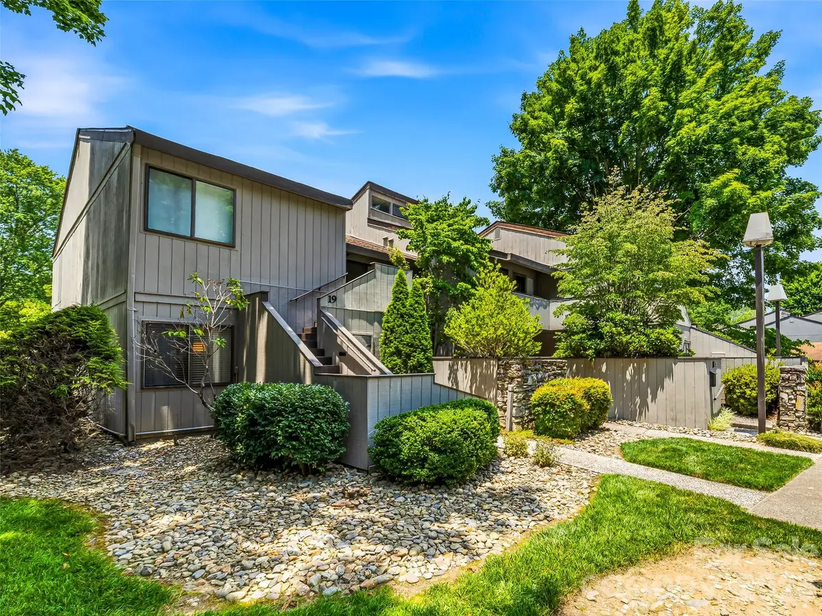 17 Lakemoor Lane, Hendersonville, NC 28739 - #1