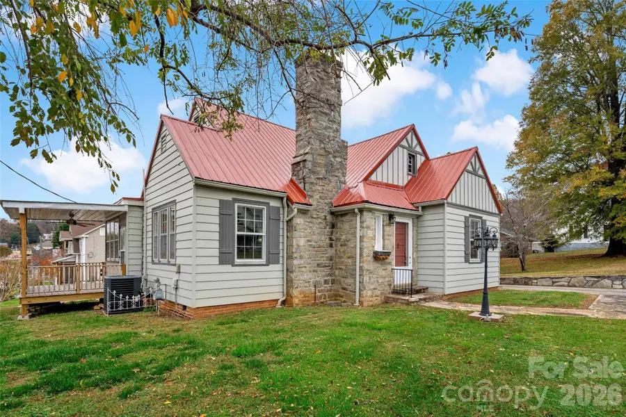 141 N Madison Street, Marion, NC 28752 - #2