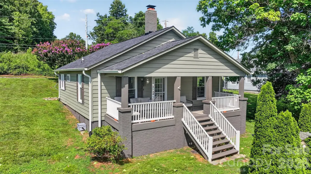 106 Lake Drive, Hickory, NC 28601 - #1