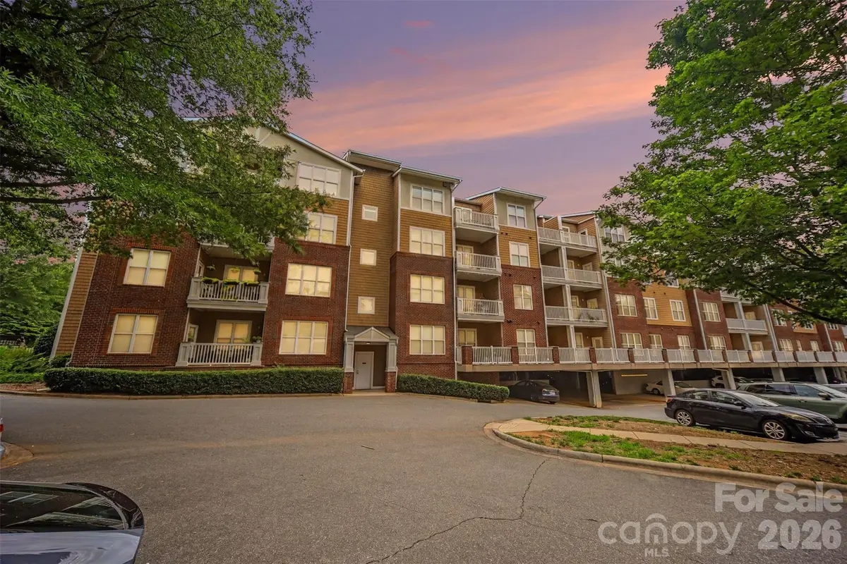 1000 E Woodlawn Road #415, Charlotte, NC 28209 - #1