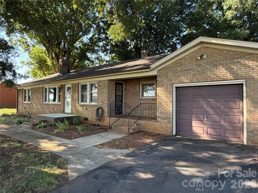 3649 Taylorsville Highway, Statesville, NC 28625 - #3