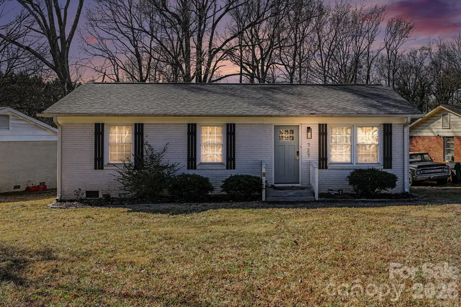 727 Thera Drive, Charlotte, NC 28206 - #2