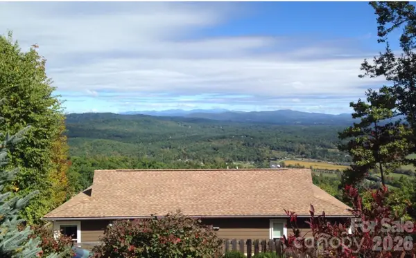 188 Holly Berry Lane, Hendersonville, NC 28739